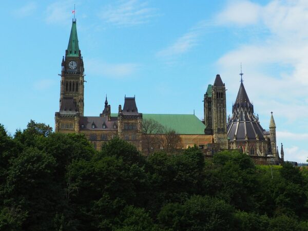 a photo of the parliament building of canada to represent the changes to the stress test for uninsured mortgages.